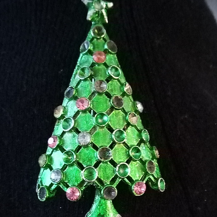 Festive Green Crystal Christmas Tree Brooch - Women Jewelry Missing Stones